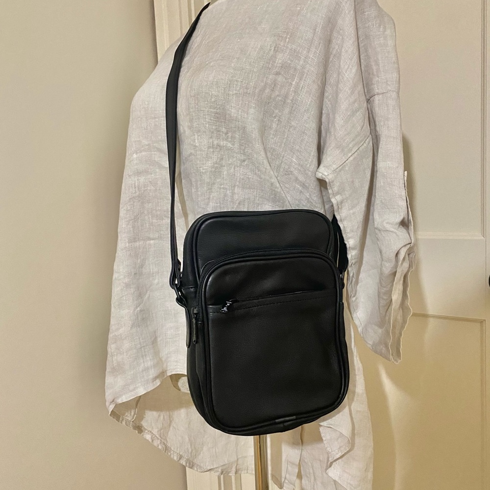 BUGATTI...leather cross body bag - Picture 4 of 8